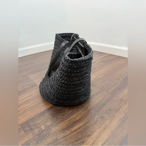 Saint Laurent Panier Medium Shopping Tote Bag in Black Raffia - Picture 6 of 10